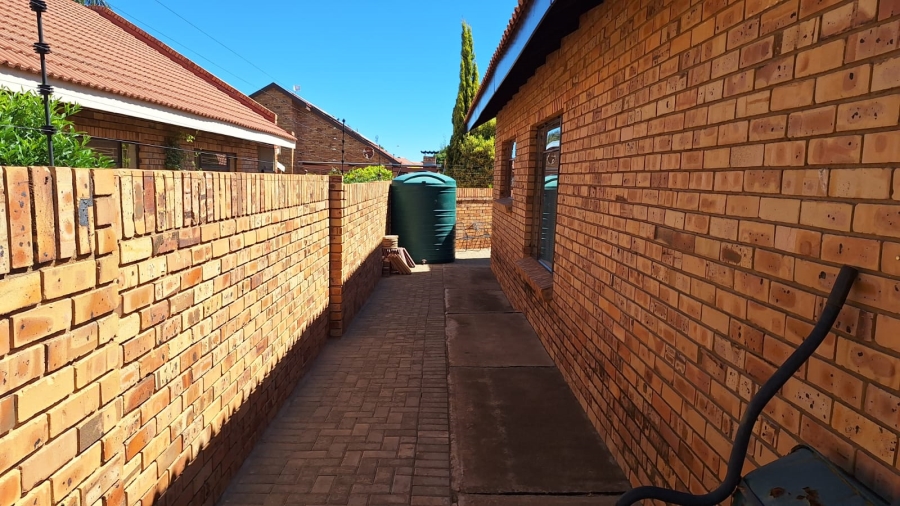 3 Bedroom Property for Sale in Hillcrest Northern Cape